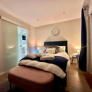 Homestay Tucktonia Retreat, Bournemouth